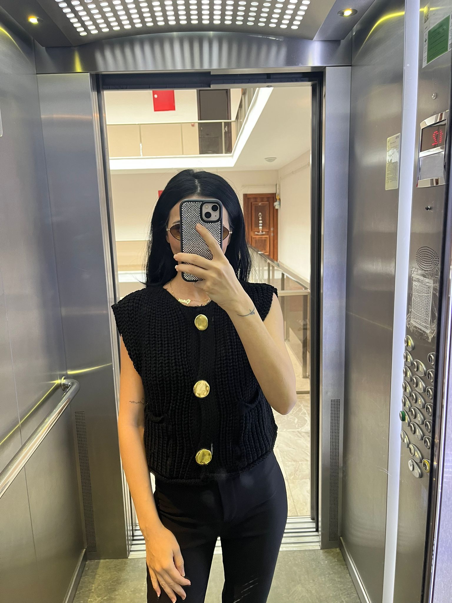 Ekru Gold Düğmeli Örme Yelek KL1532