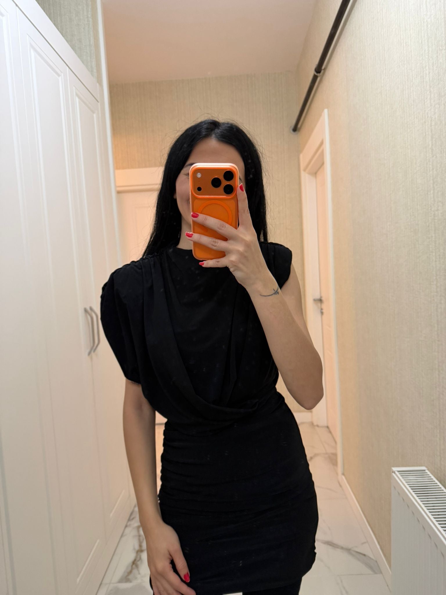 Siyah Vatkalı Drapeli Candy Mini Elbise S3919