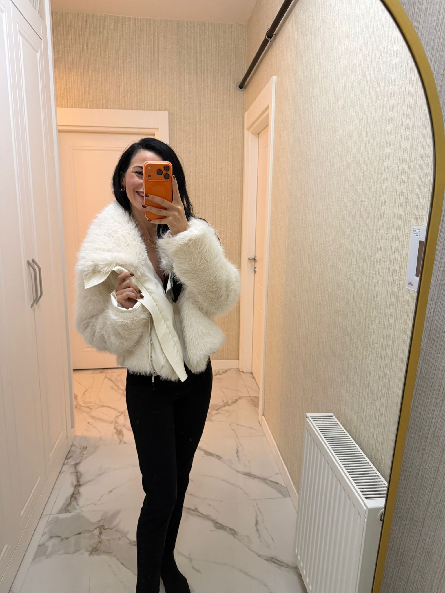 Beyaz Şal Yaka Fermuarlı Suni Kürk KF-7632