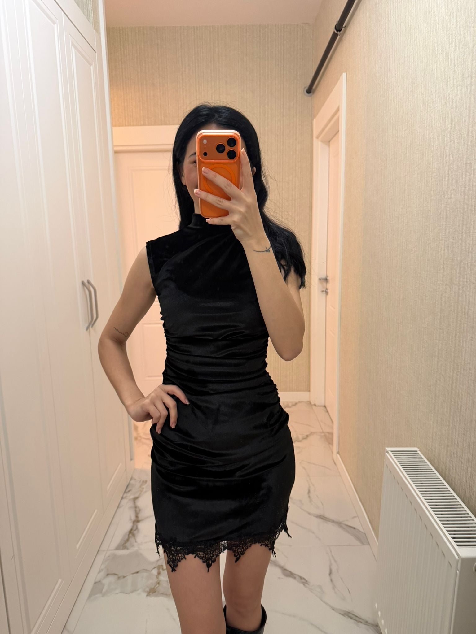 Siyah Drapeli Dantel Detay Kadife Elbise BF3093