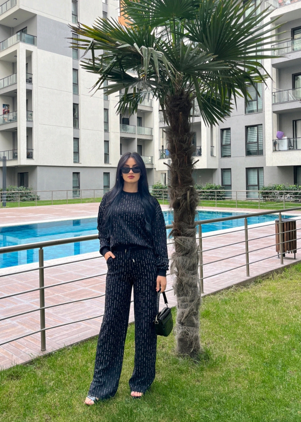 Siyah Modal Kumaş Full Taşlı Eşofman Takımı ATS4213