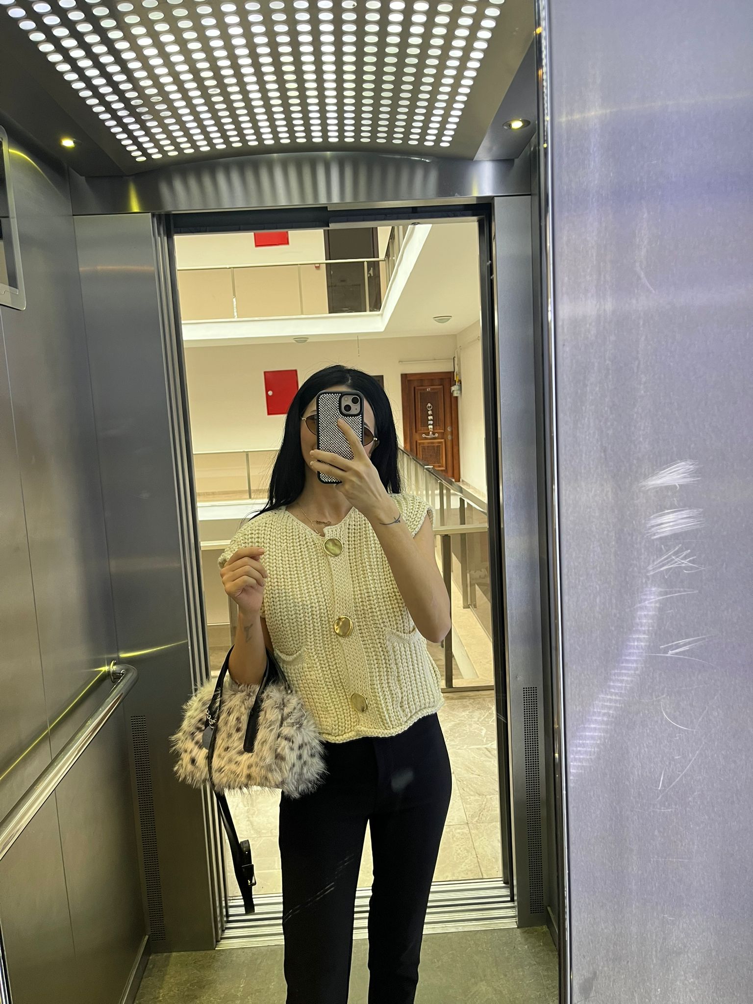 Ekru Gold Düğmeli Örme Yelek KL1532