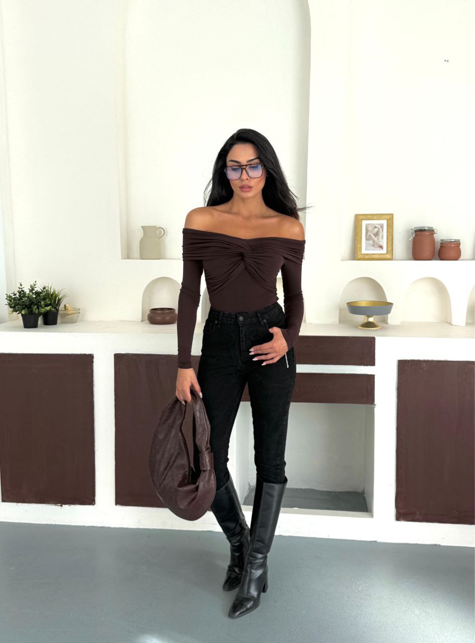 Kahverengi Madonna Yaka Düğümlü Bluz ERL-10125