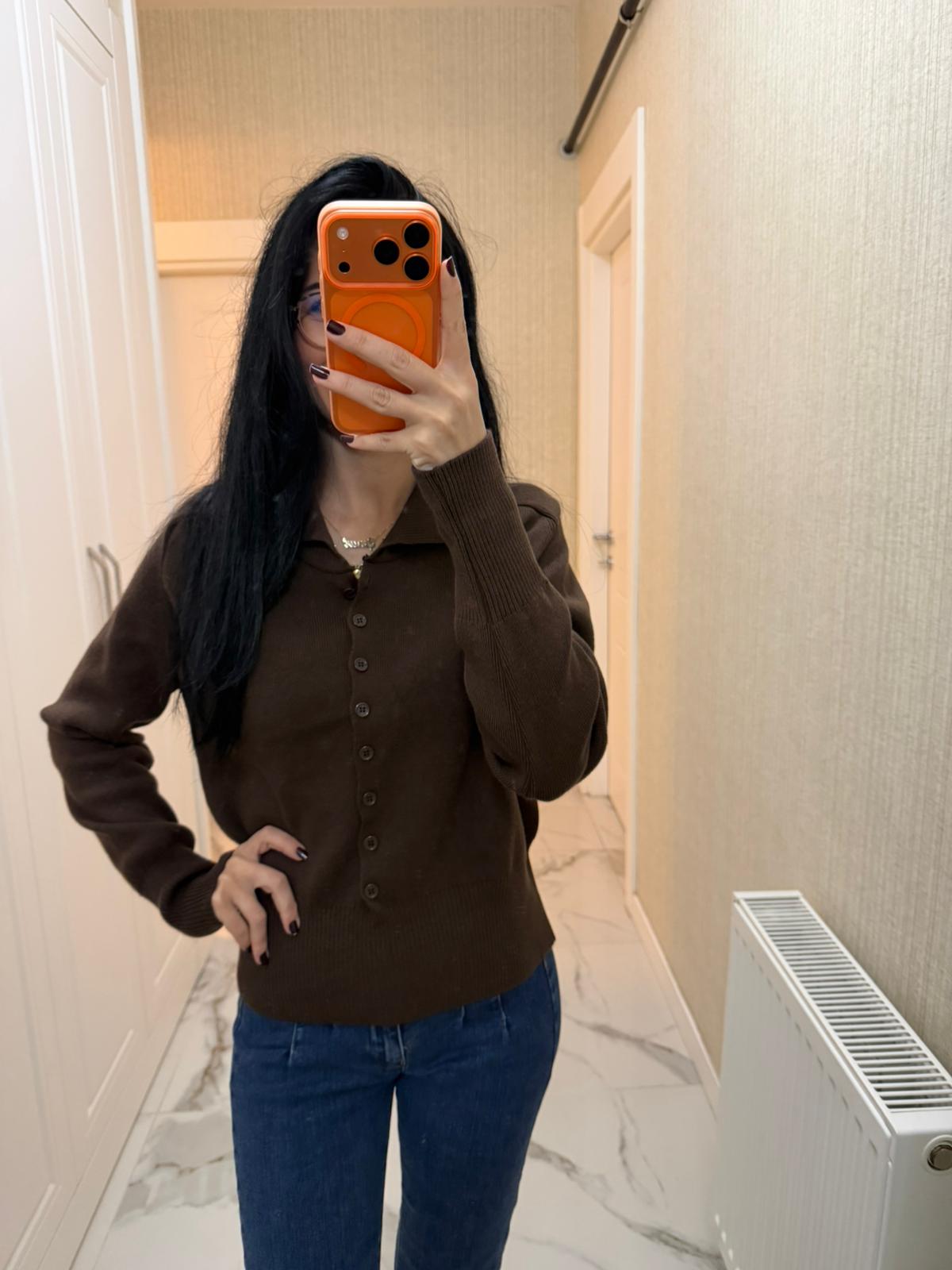 Beyaz Polo Yaka Düğmeli İnce Triko Kazak POM-2587