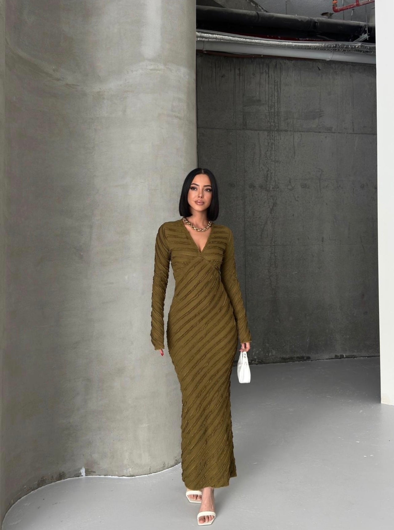 Siyah Fırfırlı V Yaka Elbise S-1324